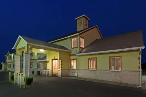 Days Inn by Wyndham Cameron hotel hero