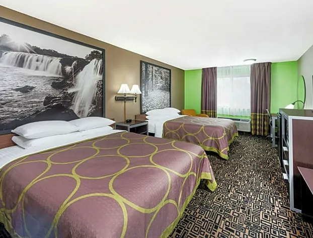 Super 8 by Wyndham Warrensburg hotel detail image 3