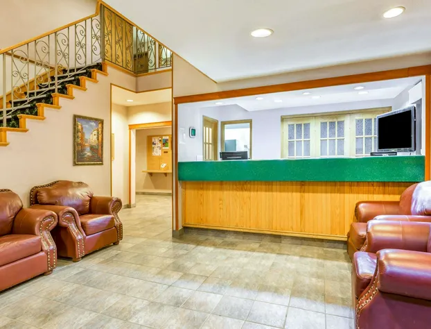 Howard Johnson by Wyndham Fort St. John hotel detail image 1