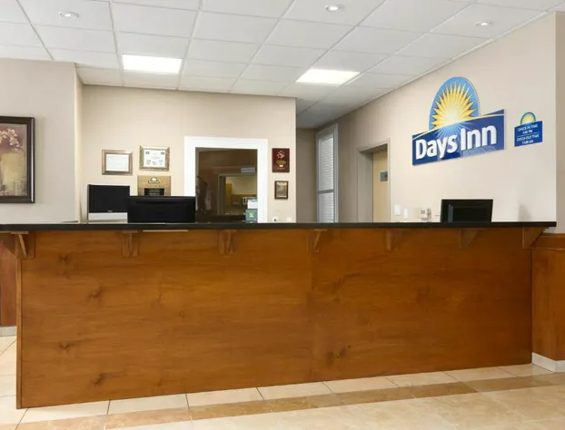 Days Inn by Wyndham Chetwynd hotel detail image 1