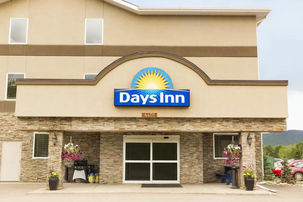 Days Inn by Wyndham Chetwynd hotel hero
