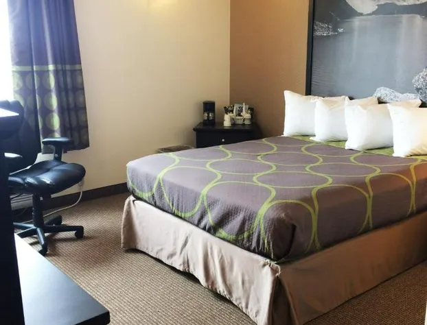 Super 8 by Wyndham Edson hotel detail image 4