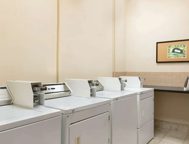 Ramada by Wyndham Drayton Valley hotel detail image 4