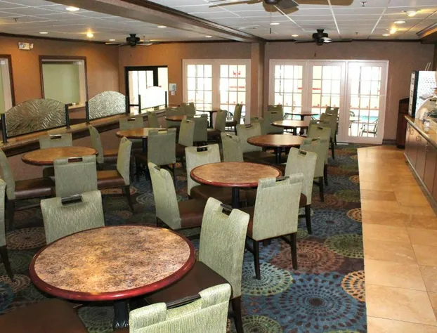 Auburn Place Hotel & Suites - Paducah hotel detail image 1
