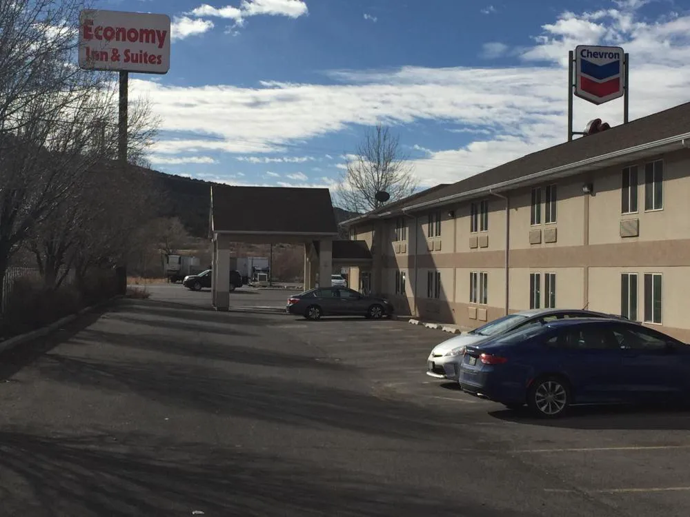 Economy Inn hotel hero