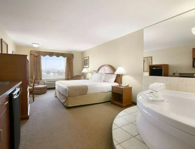 Super 8 by Wyndham High Level AB hotel detail image 4