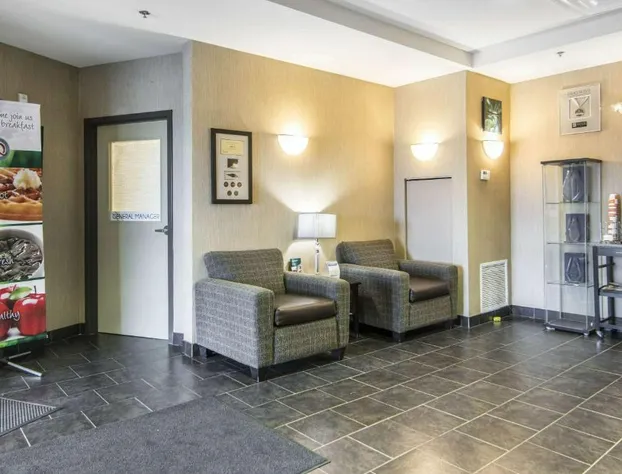 Quality Inn & Suites Thompson hotel detail image 4