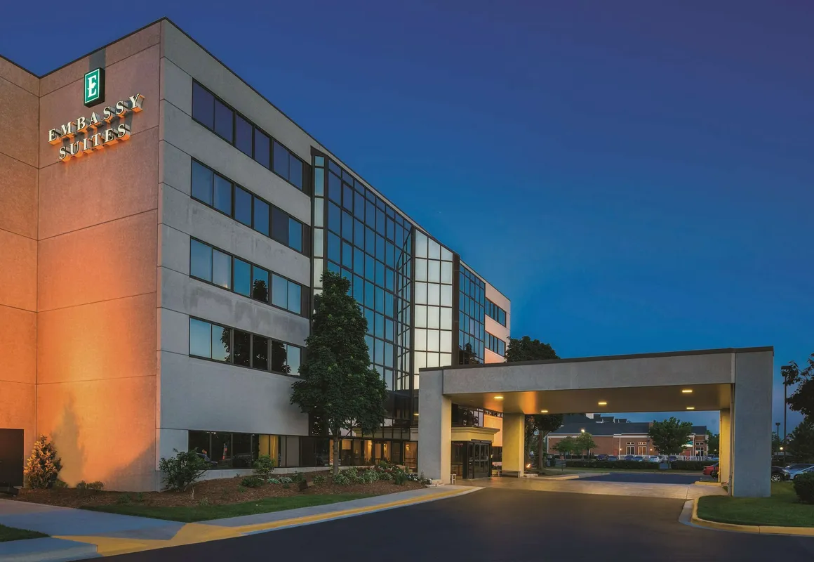 Embassy Suites by Hilton Milwaukee Brookfield hotel hero