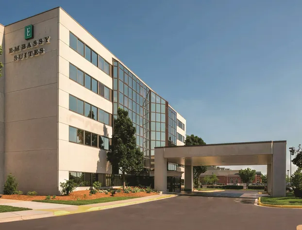 Embassy Suites by Hilton Milwaukee Brookfield hotel detail image 1
