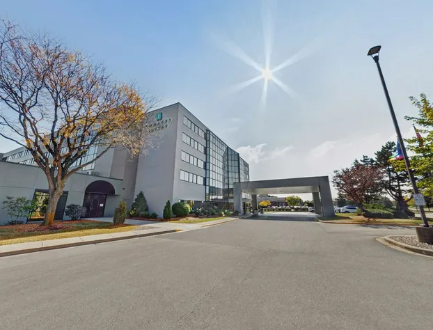 Embassy Suites by Hilton Milwaukee Brookfield hotel detail image 3