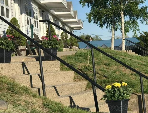 White Birches Motel hotel detail image 1