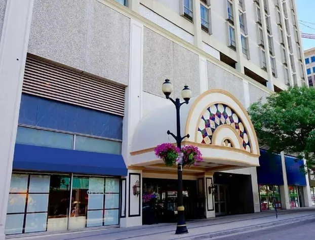 Hamilton Plaza Hotel and Conference Center hotel detail image 1