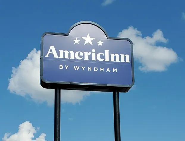 AmericInn by Wyndham Delafield-Waukesha-Milwaukee hotel detail image 2