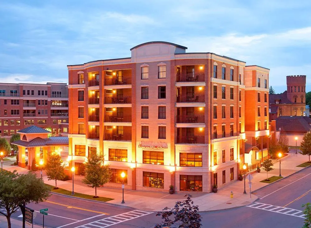 Hampton Inn & Suites Saratoga Springs Downtown hotel hero