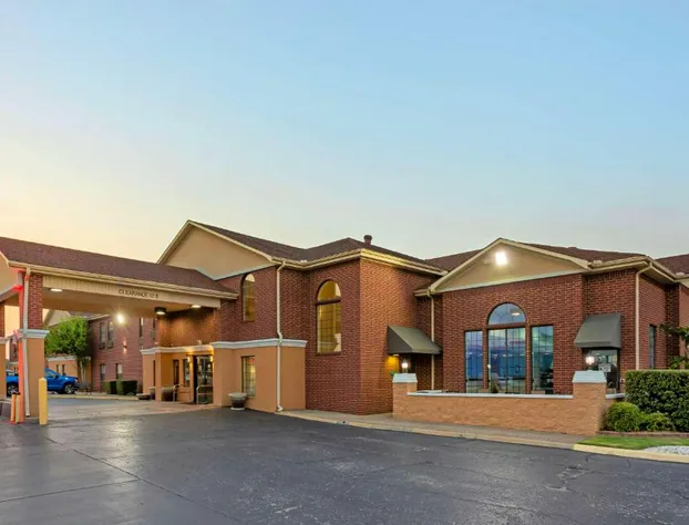 Best Western Plus Lonoke Hotel hotel detail image 1