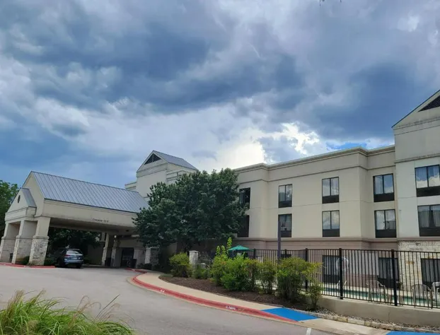 Hampton Inn & Suites Austin Cedar Park-Lakeline hotel detail image 1