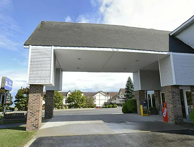 Americas Best Value Inn St. Ignace hotel detail image 3