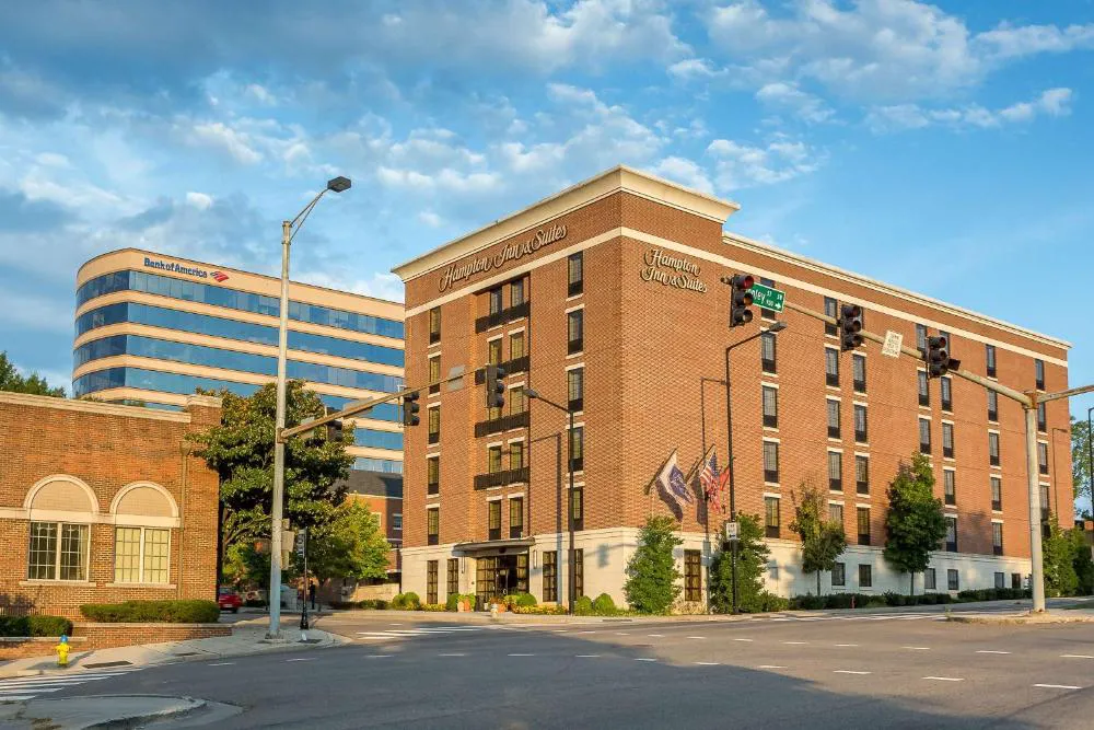 Hampton Inn & Suites Knoxville-Downtown hotel hero
