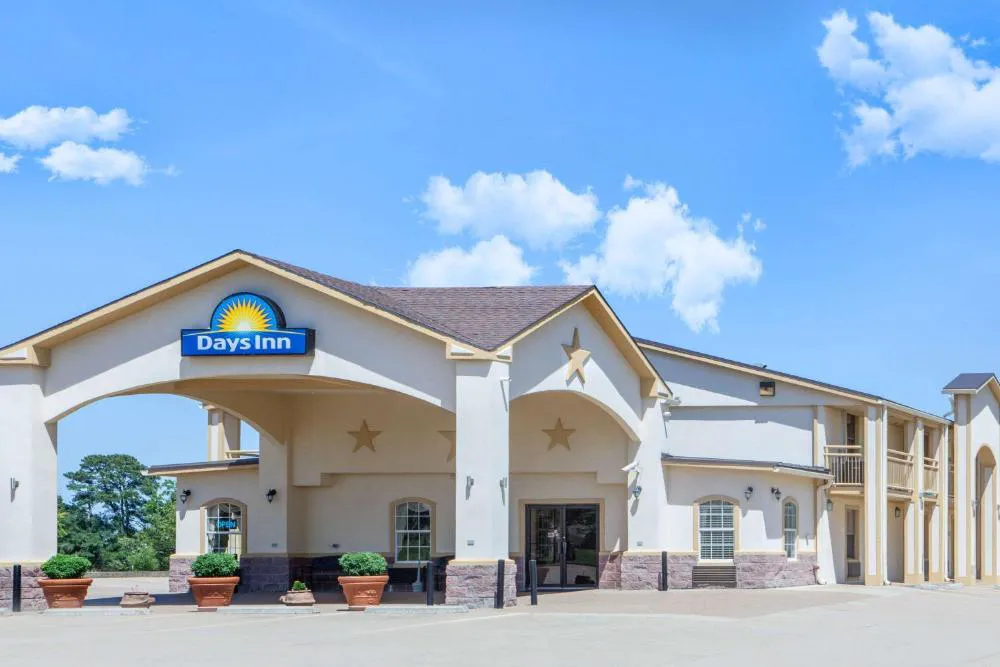 Days Inn by Wyndham Centerville hotel hero