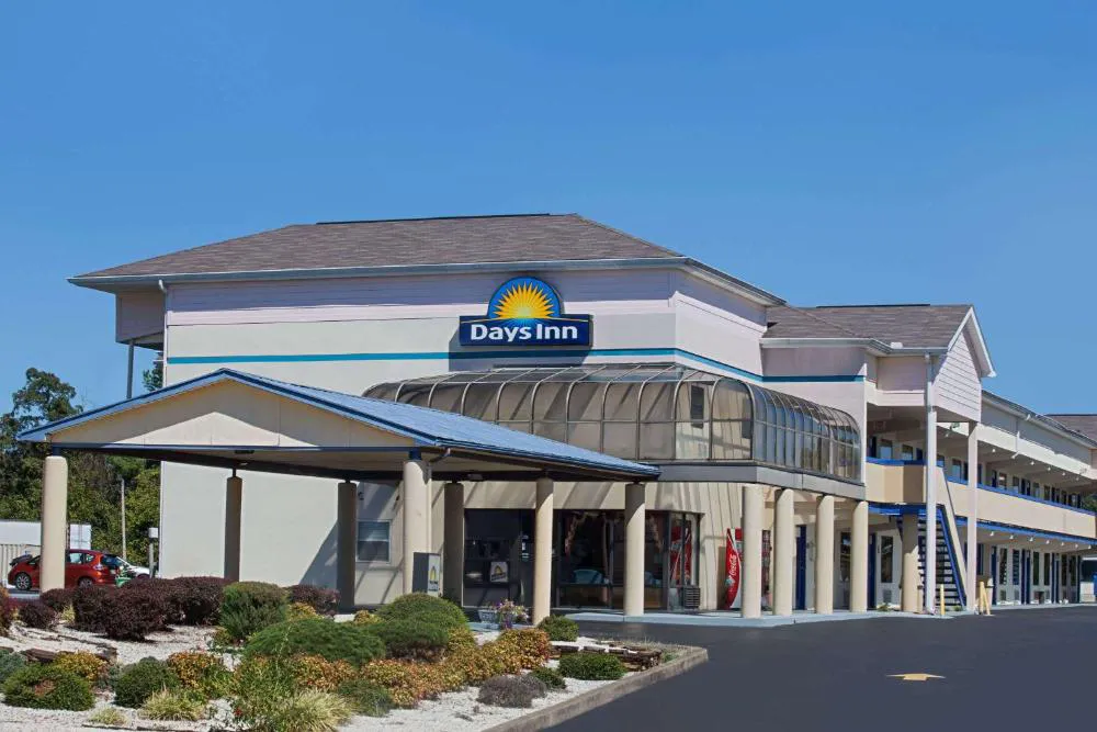 Days Inn by Wyndham Greeneville hotel hero