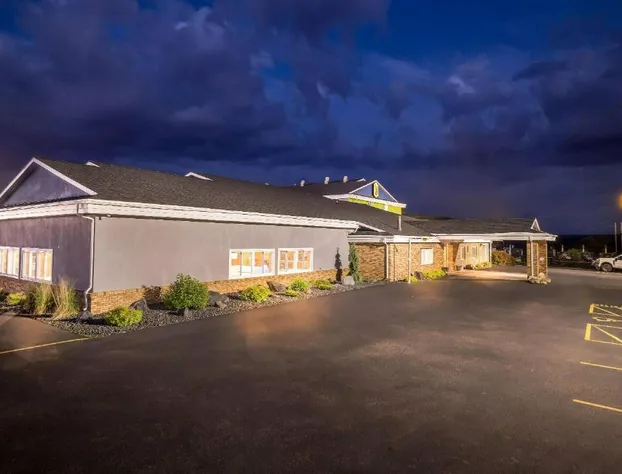 Super 8 by Wyndham Osseo WI hotel detail image 2