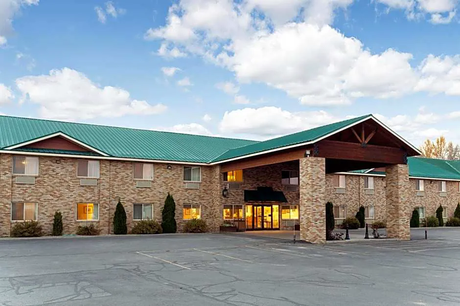 Super 8 by Wyndham Montpelier hotel hero