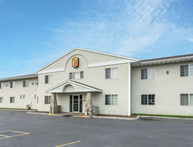 Super 8 by Wyndham Hamilton hotel detail image 1