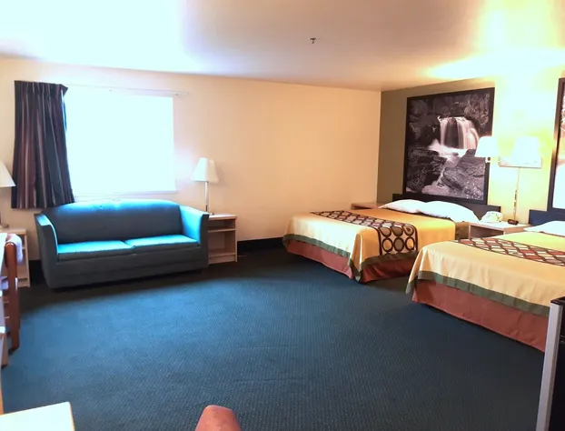 Super 8 by Wyndham Hamilton hotel detail image 4