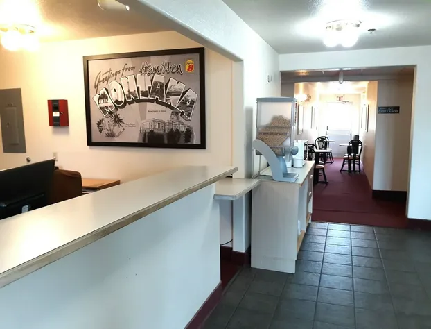 Super 8 by Wyndham Hamilton hotel detail image 1