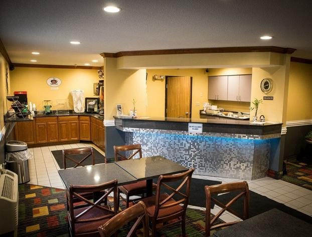Regency Inn and Suites, Anoka hotel detail image 2