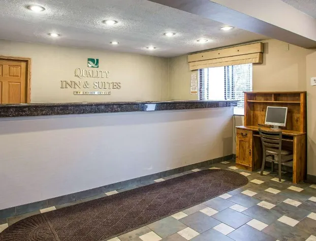 Quality Inn & Suites Marinette hotel detail image 3