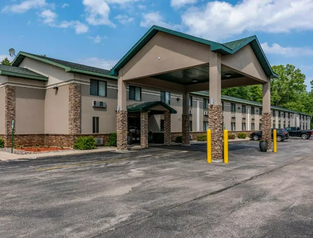 Quality Inn & Suites Marinette hotel detail image 1