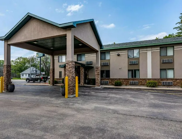 Quality Inn & Suites Marinette hotel detail image 2