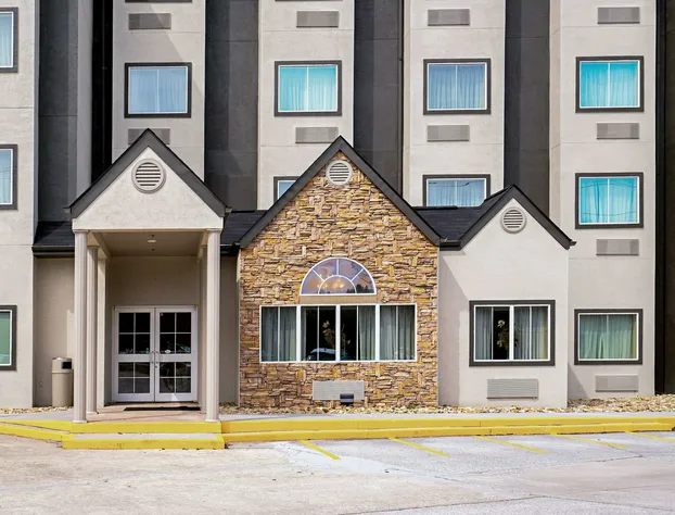 Quality Inn & Suites Robbinsville hotel detail image 1