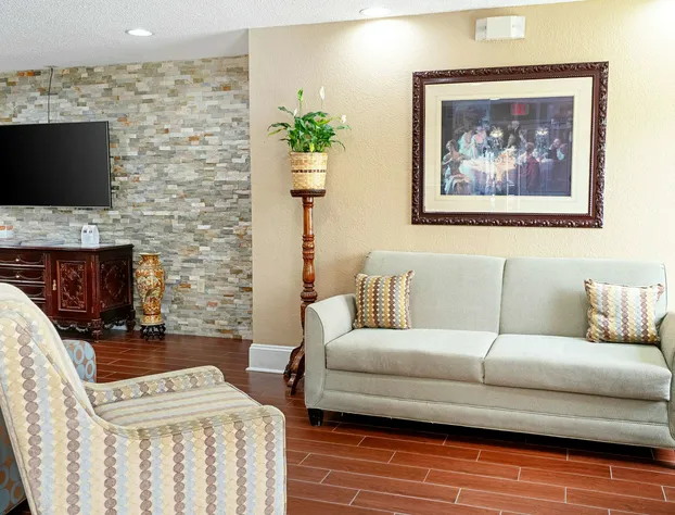 Quality Inn & Suites Robbinsville hotel detail image 4