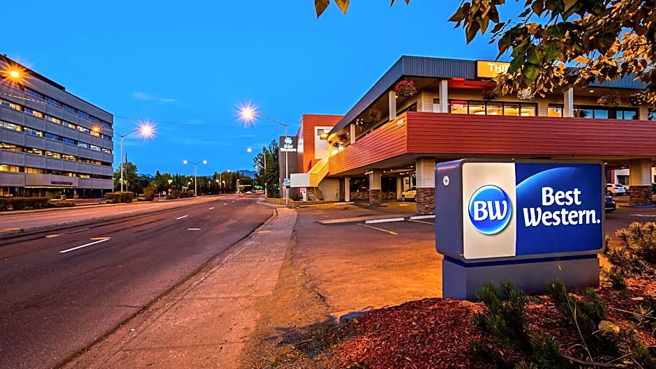 Best Western Plus Golden Lion hotel hero