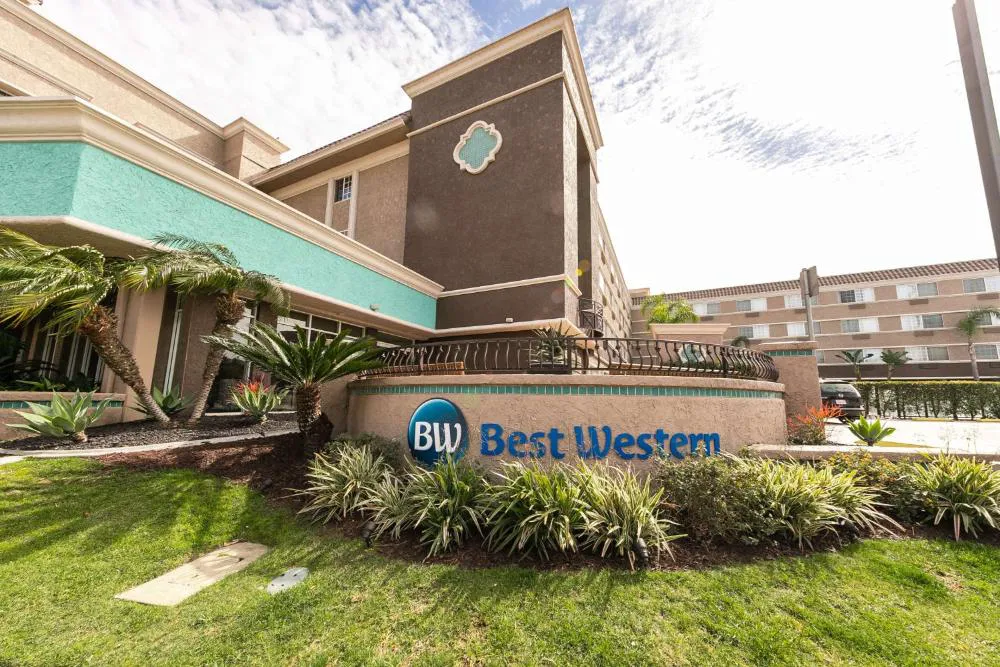 Best Western Inn & Suites San Diego – Zoo/SeaWorld Area hotel hero