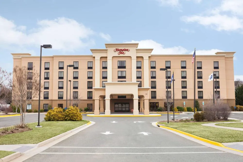 Hampton Inn Warrenton hotel hero