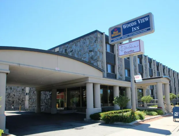 Best Western Plus Milwaukee West hotel detail image 1