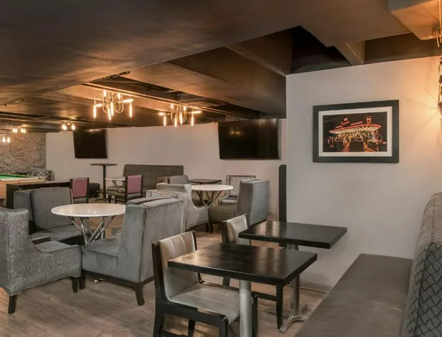 Best Western PLUS Milwaukee West hotel detail image 3