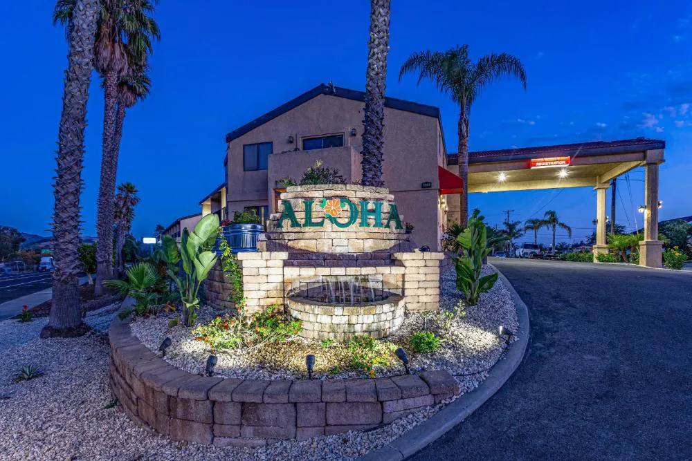 Aloha Inn hotel hero