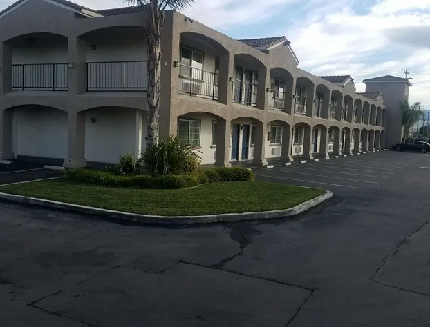 SureStay Hotel by Best Western Hollister hotel detail image 2