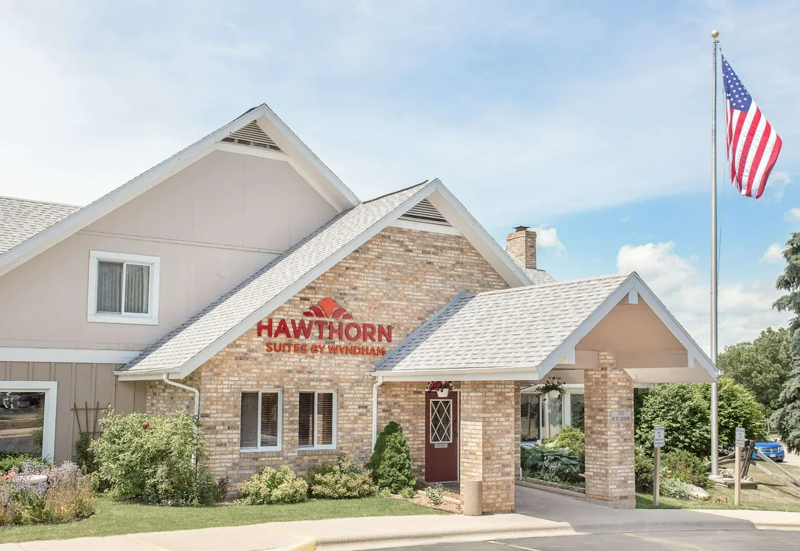 Hawthorn Extended Stay by Wyndham Green Bay hotel hero