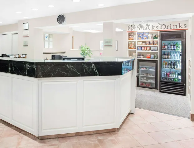 Hawthorn Extended Stay by Wyndham Green Bay hotel detail image 1