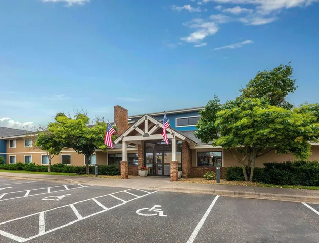 AmericInn by Wyndham North Branch hotel detail image 3