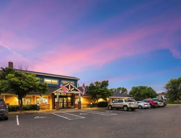 AmericInn by Wyndham North Branch hotel detail image 1