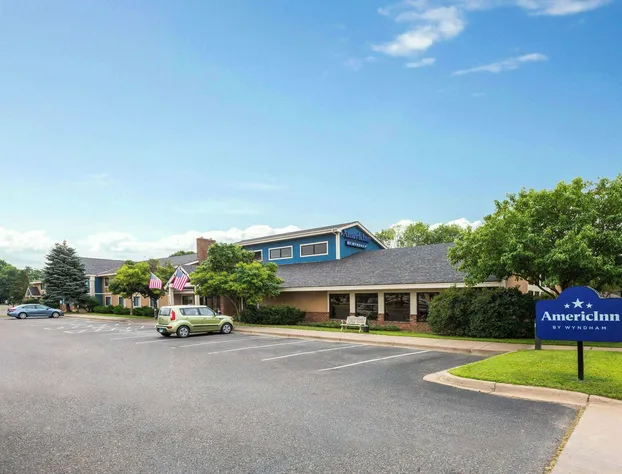 AmericInn by Wyndham North Branch hotel detail image 3