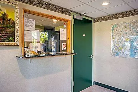 Bay Side Inn & Suites hotel detail image 3