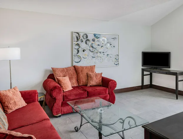 Super 8 by Wyndham Pensacola hotel detail image 2