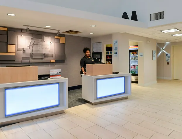 Holiday Inn Express & Suites Raleigh NE - Medical Ctr Area by IHG hotel detail image 4